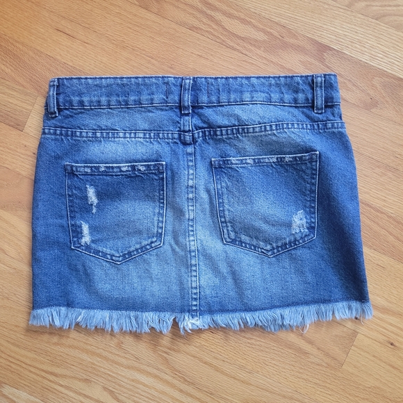 We The Free Distressed Denim Mini Skirt Size 4 Boho Festival Raw Hem - Picture 4 of 4